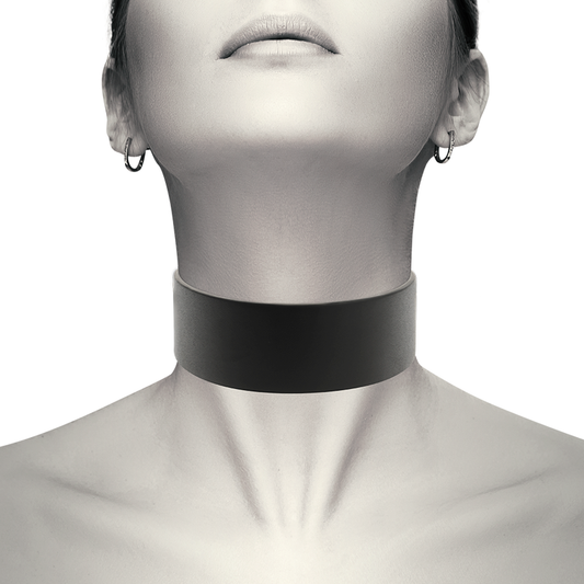 Coquette Chic Desire Vegan Leather Choker | Niks.fi verkkokauppa