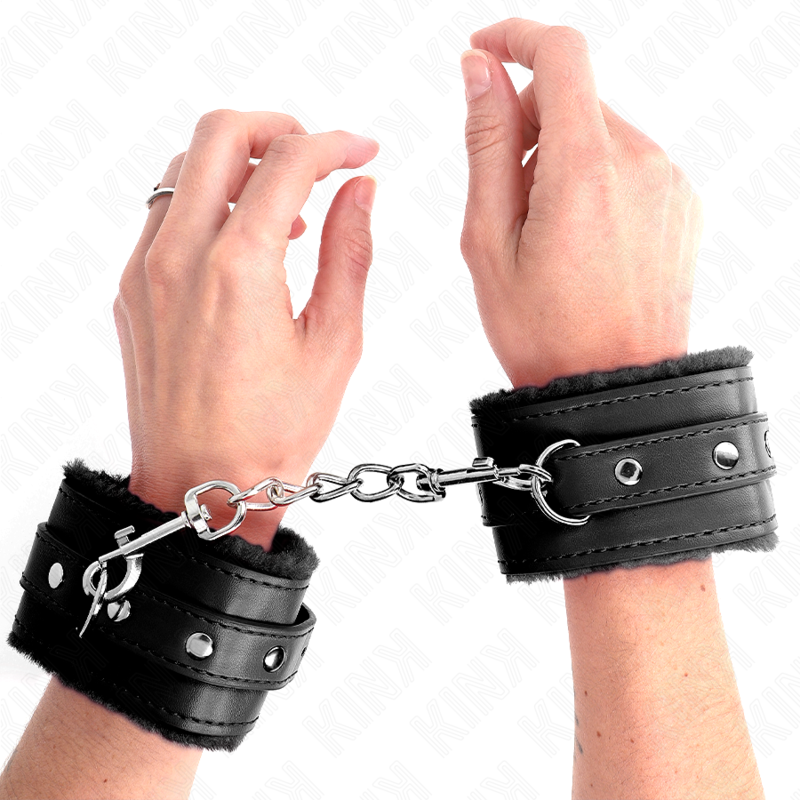 Kinkpremium Fur Lined Wrist Restraints Black With Black Belt Adjustable 17-29 Cm X 6 Cm | Niks.fi verkkokauppa