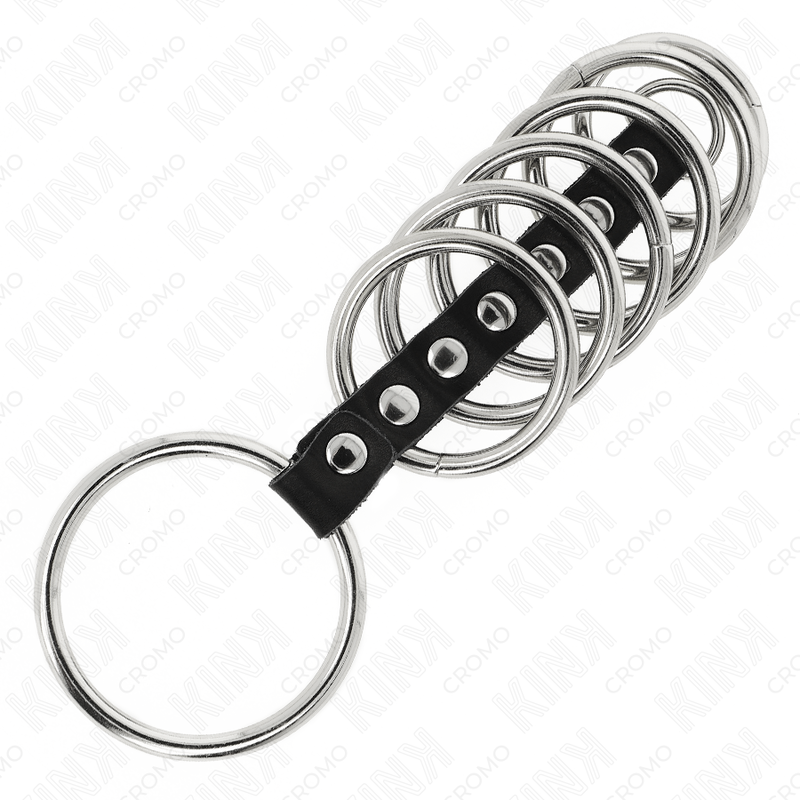 Kink seitsemän metallista penisrengasta nahkayhdistimillä - Ø 3,2–5 cm