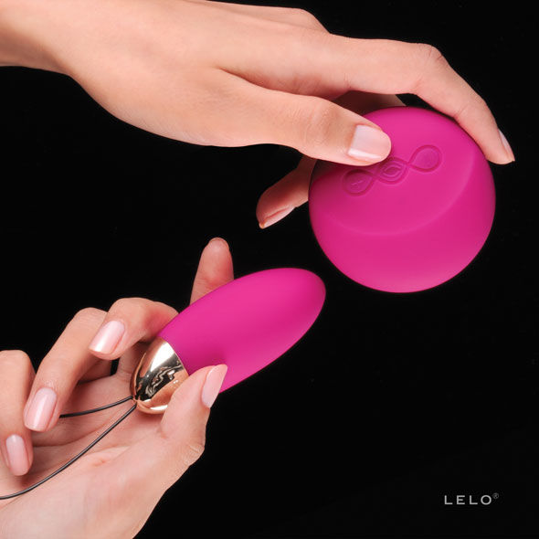 Lelo Lyla 2 Insignia Design Edition Fuchsia Massager Egg | Niks.fi verkkokauppa