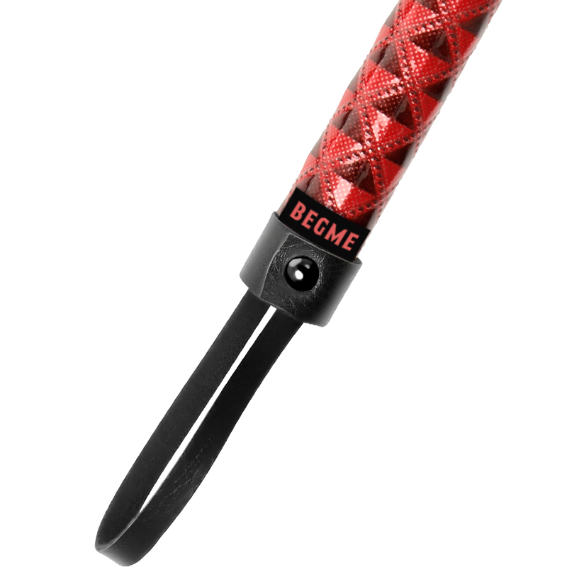 Begme Red Edition Vegan Leather Flogger | Niks.fi verkkokauppa