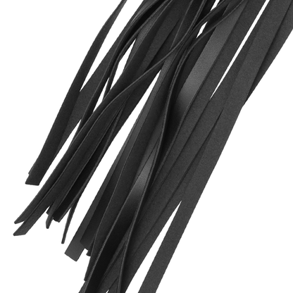 Coquette Chic Desire Fantasy Vegan Leather Whip | Niks.fi verkkokauppa