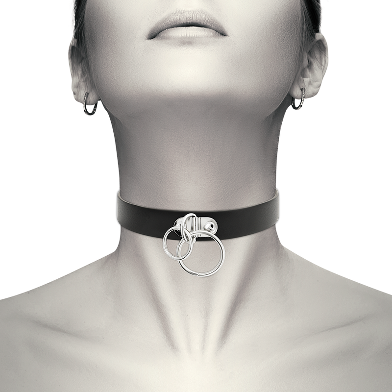Coquette Chic Desire Double Ring Vegan Leather Choker | Niks.fi verkkokauppa
