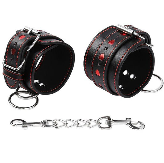 Ohmama Fetish Heart Inlaid Handcuffs | Niks.fi verkkokauppa