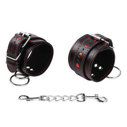 Ohmama Fetish Heart Inlaid Handcuffs | Niks.fi verkkokauppa