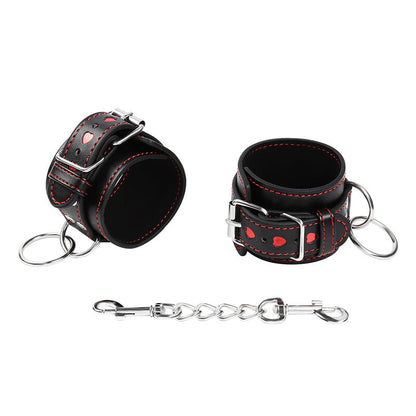 Ohmama Fetish Heart Inlaid Handcuffs | Niks.fi verkkokauppa