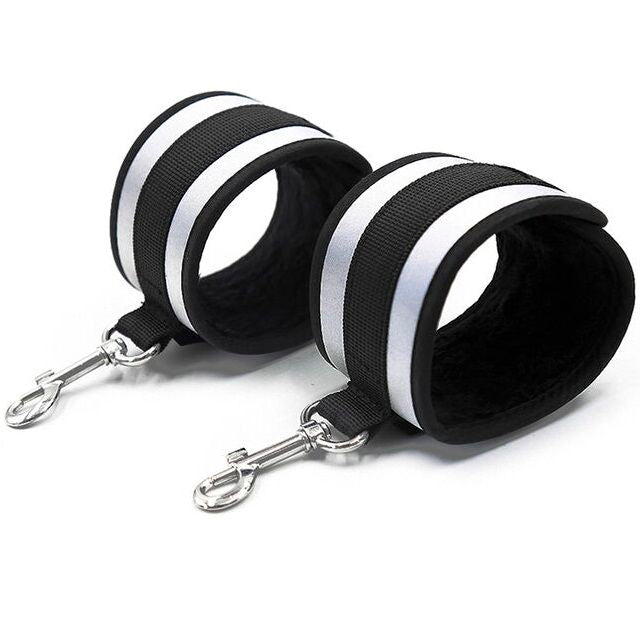 Ohmama Fetish Grey Wrist Cuffs | Niks.fi verkkokauppa