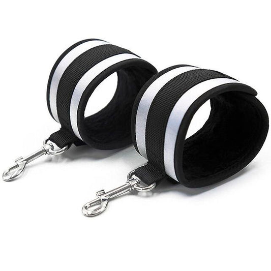 Ohmama Fetish Grey Wrist Cuffs | Niks.fi verkkokauppa