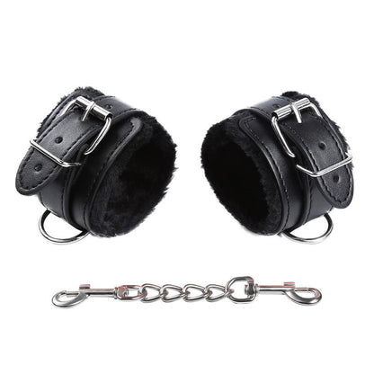 Ohmama Fetish Fur Lined Wrist Restraints | Niks.fi verkkokauppa