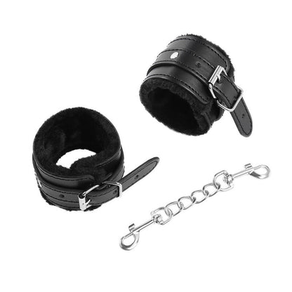 Ohmama Fetish Premium Fur Lined Wrist Restraints | Niks.fi verkkokauppa
