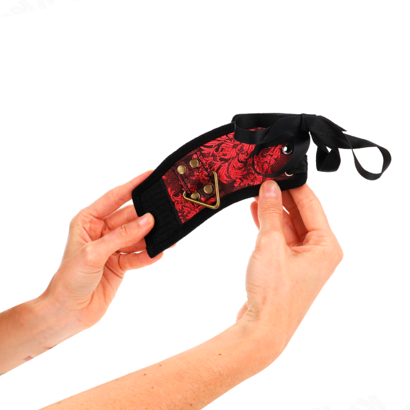 Kinkscandal Wrist Restraints Red-Black Lace Details 24.5 Cm X 6.5 Cm | Niks.fi verkkokauppa