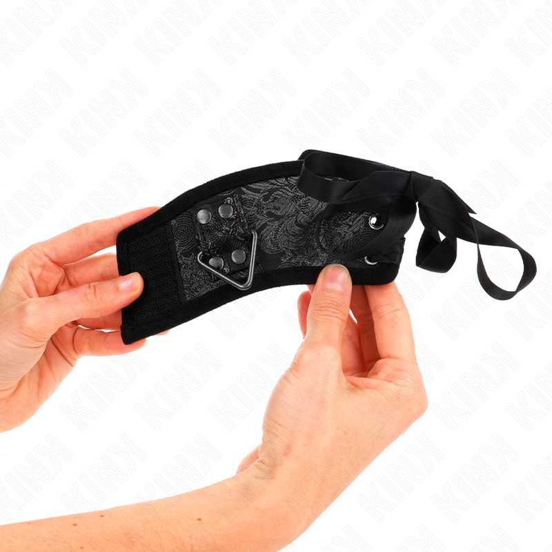 Kinkscandal Wrist Restraints Black Lace Details 24.5 Cm X 6.5 Cm | Niks.fi verkkokauppa