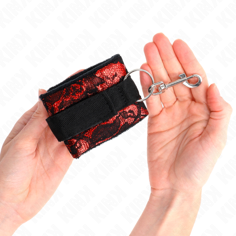 Kinkscandal Wrist Restraints Red-Black | Niks.fi verkkokauppa