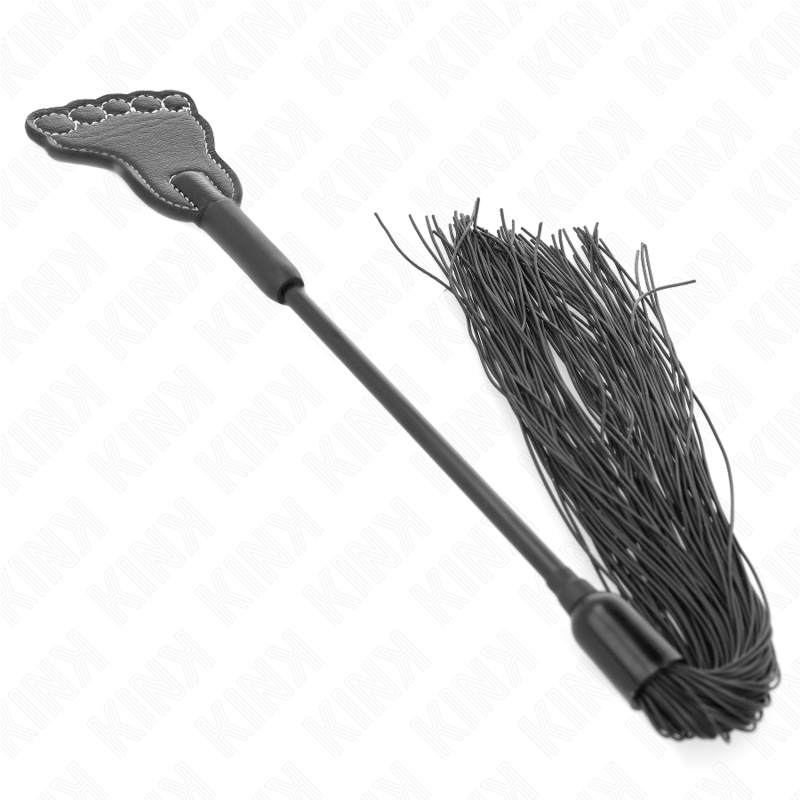 Kinkfoot Shaped Paddle With Tassel Whip 31 Cm | Niks.fi verkkokauppa