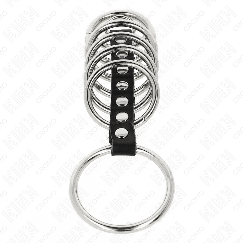 Kink seitsemän metallista penisrengasta nahkayhdistimillä - Ø 3,2–5 cm