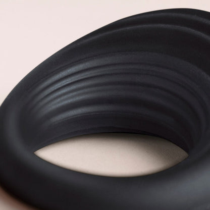 Spire Black Vibrating Penis Ring | Niks.fi verkkokauppa