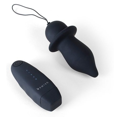 B Swish Bfilled Classic Vibrating Plug Black | Niks.fi verkkokauppa