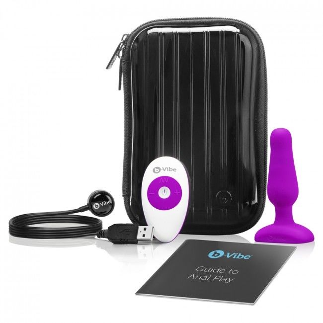 B-Vibe Novice Remote Control Anal Plug Fuchsia | Niks.fi verkkokauppa