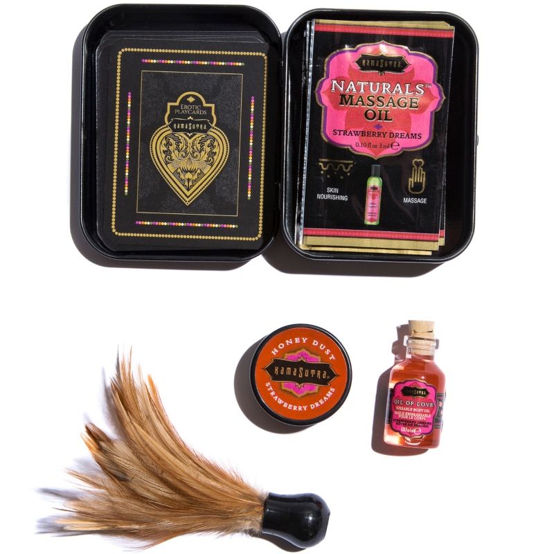 Kamasutra Weekender Tin Kit Strawberry Dreams Strawberry | Niks.fi verkkokauppa