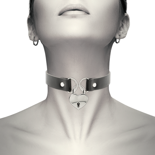 Coquette Chic Desire Vegan Leather Necklace With Heart Accessory With Key | Niks.fi verkkokauppa